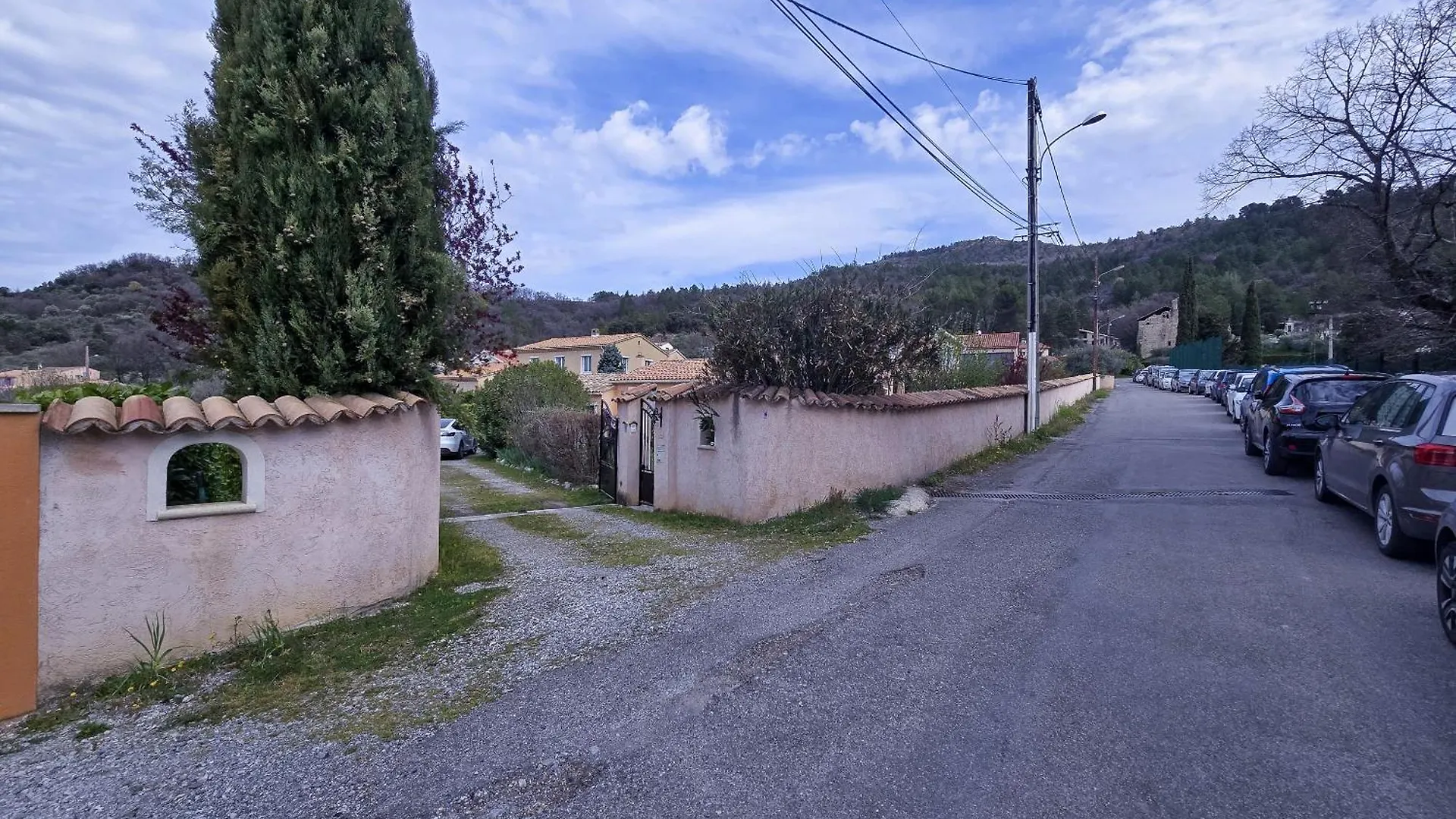 Villa Volonne 0*,  France