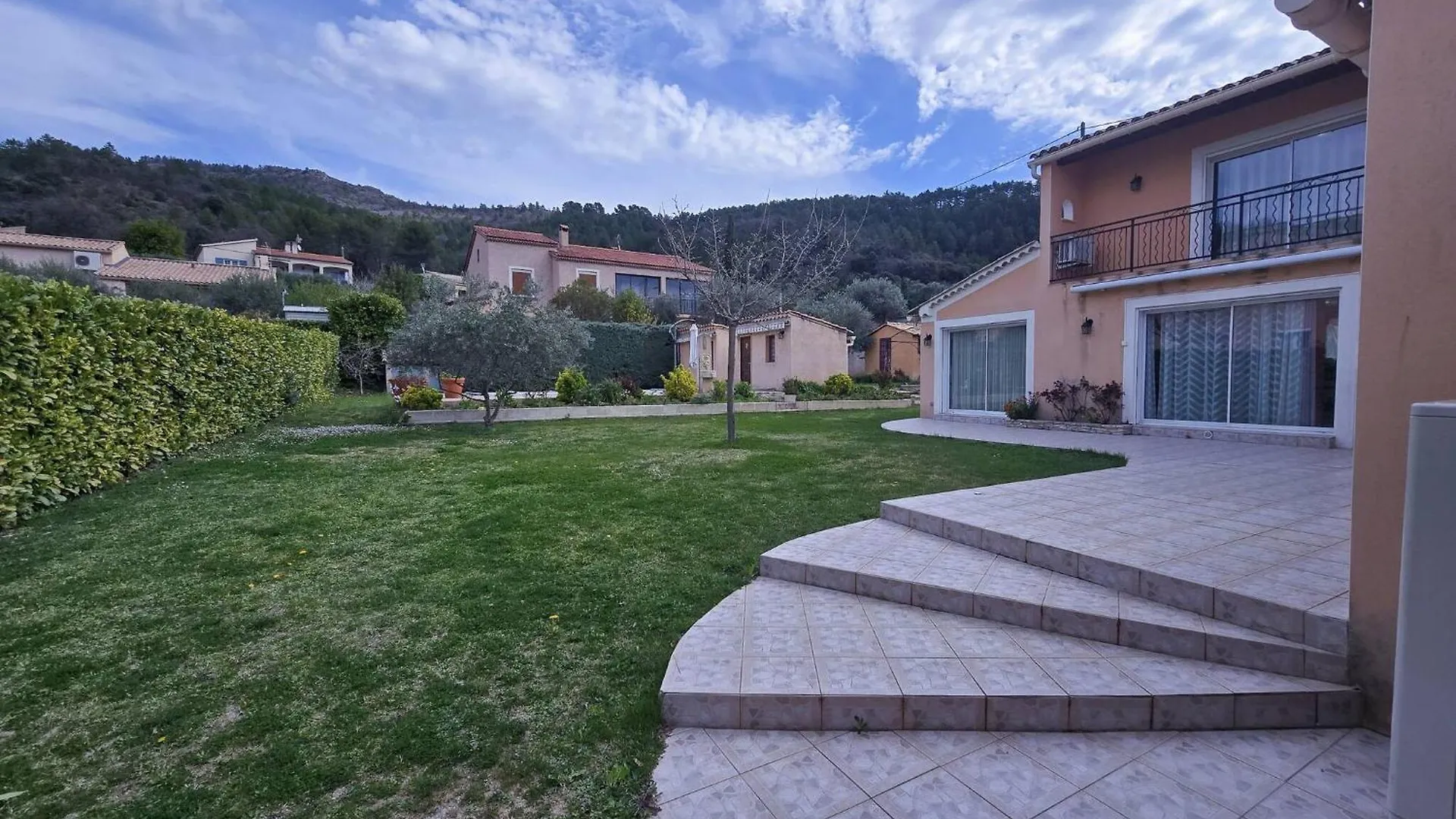 Villa Volonne France
